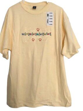NWT “Best Mom Ever” Yellow T-Shirt XL